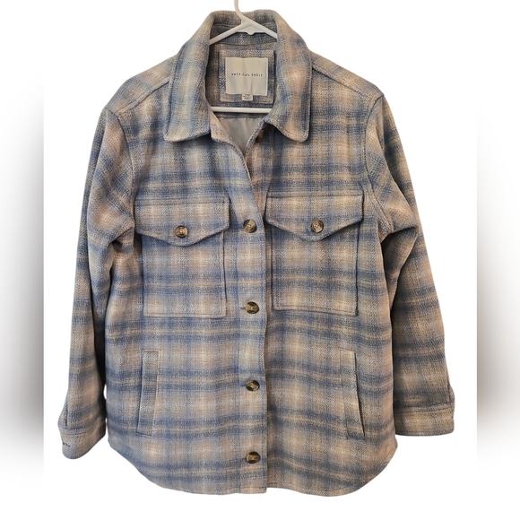AMERICAN EAGLE BRUSHED PLAID SHACKET IN GREY, BLUE AND CREAM. SIZE SMALL. - Picture 2 of 11